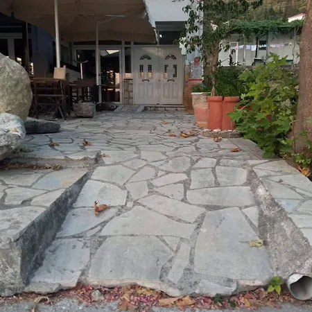Vasilis Travlos Apartment Poros  Exterior photo